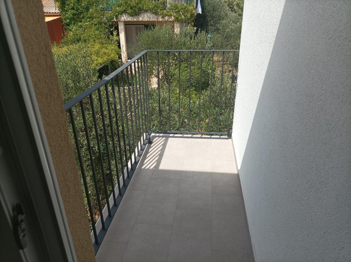 Spacious 2-Bedroom Apartment With Terrace Sea View Zaboric Dış mekan fotoğraf
